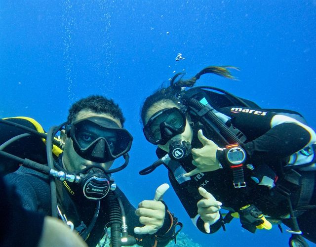 Buddy selfie at depth
